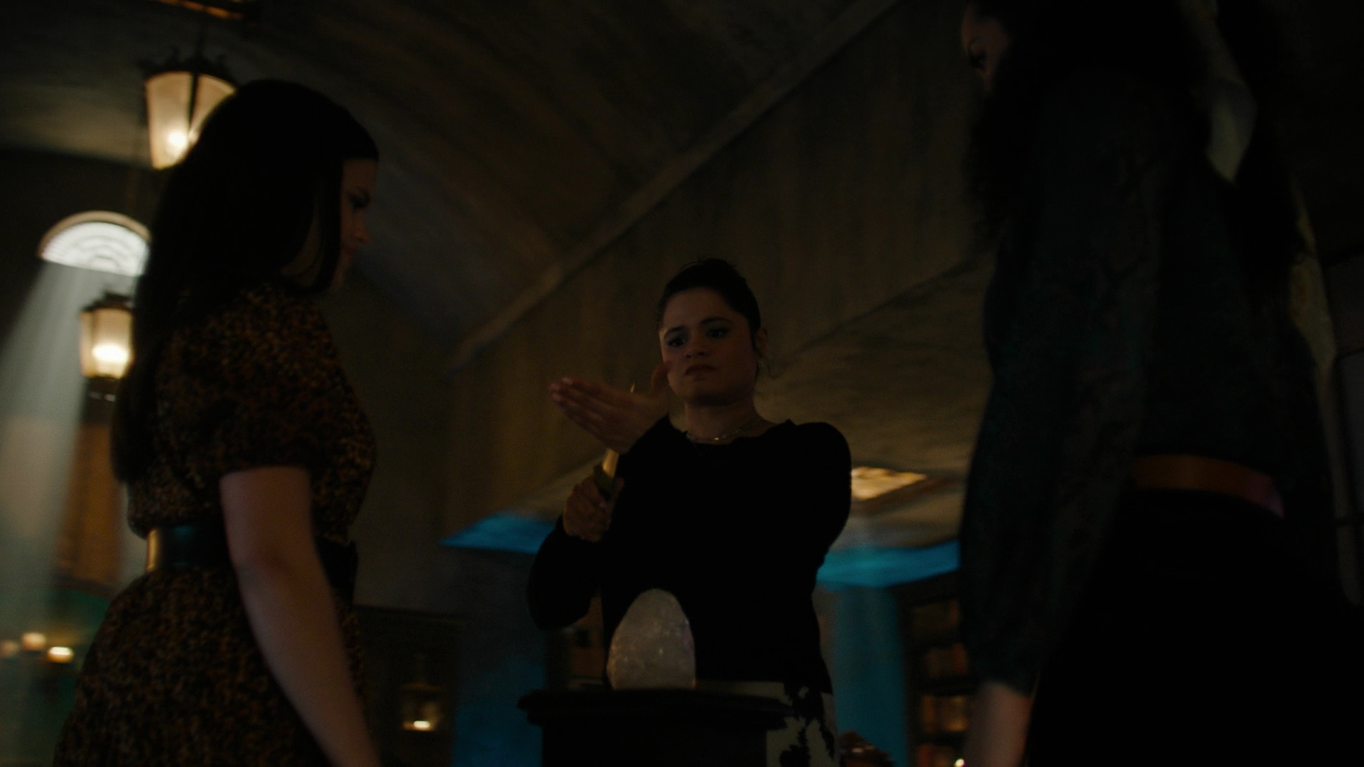 Charmed-Online-dot-nl_Charmed2x02SomeonesGoingToDie1296.jpg