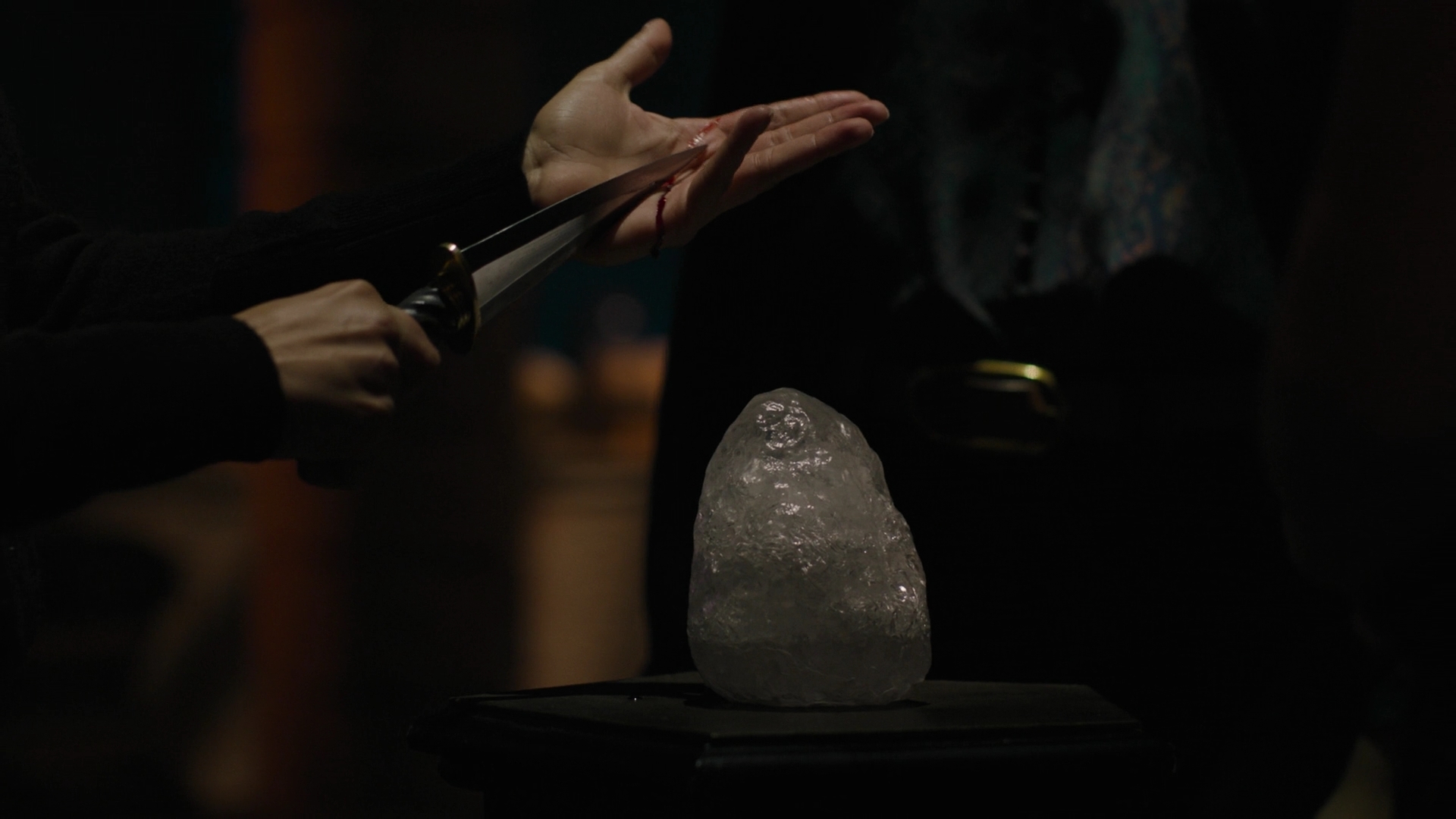 Charmed-Online-dot-nl_Charmed2x02SomeonesGoingToDie1297.jpg