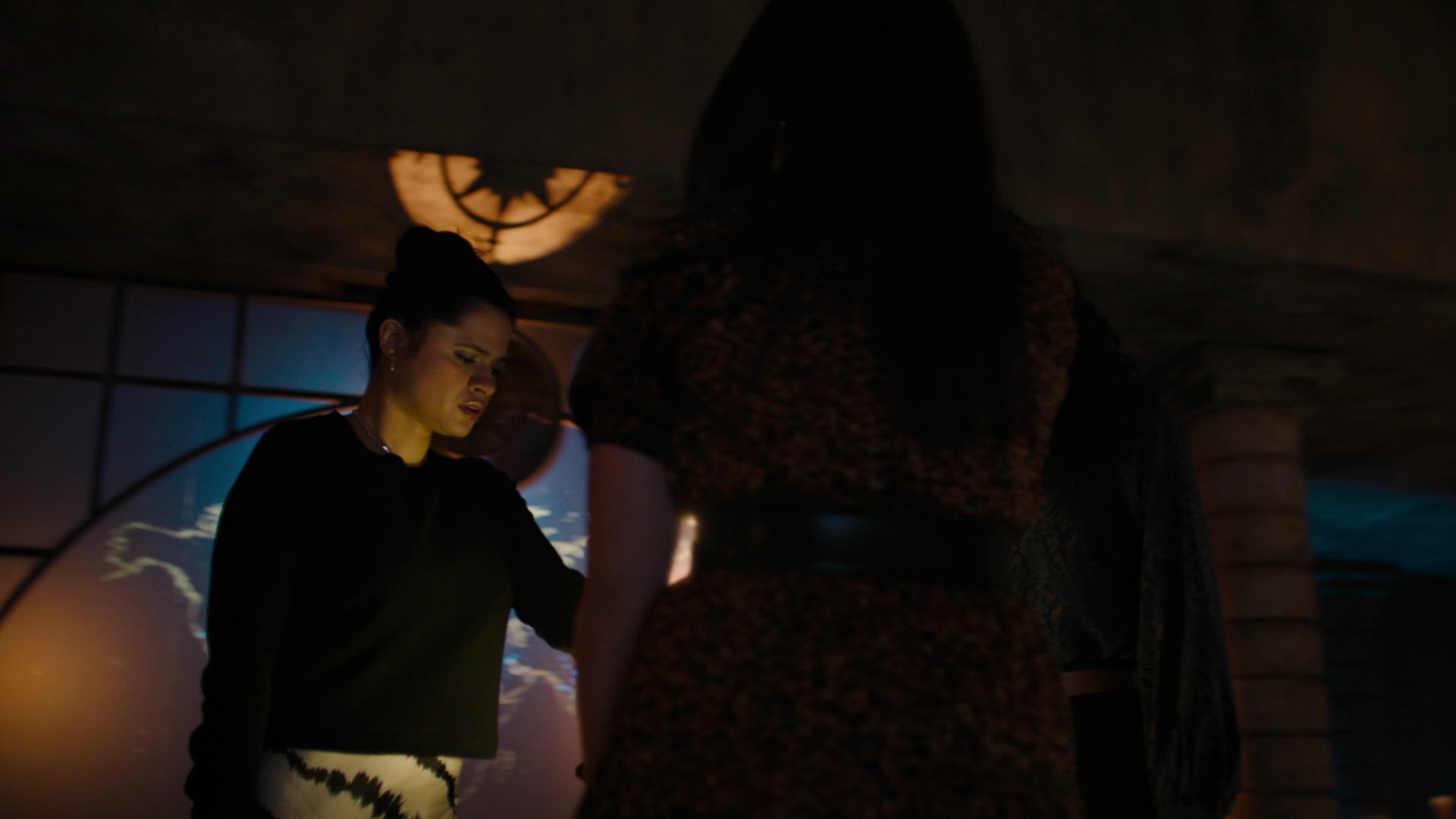 Charmed-Online-dot-nl_Charmed2x02SomeonesGoingToDie1321.jpg