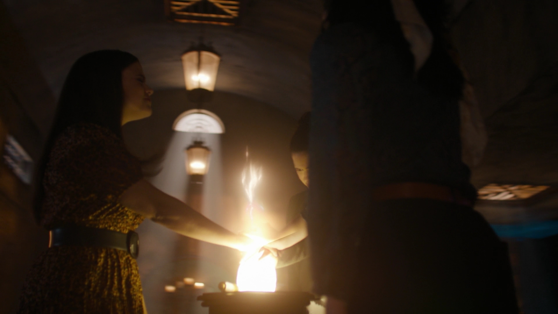 Charmed-Online-dot-nl_Charmed2x02SomeonesGoingToDie1324.jpg