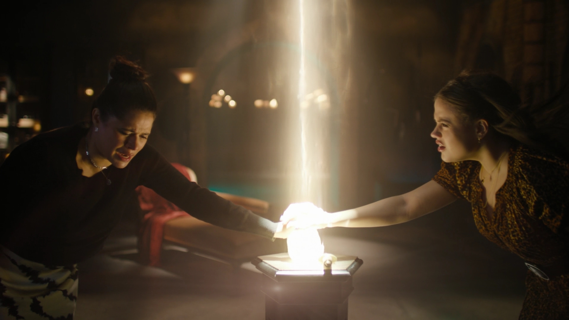Charmed-Online-dot-nl_Charmed2x02SomeonesGoingToDie1510.jpg