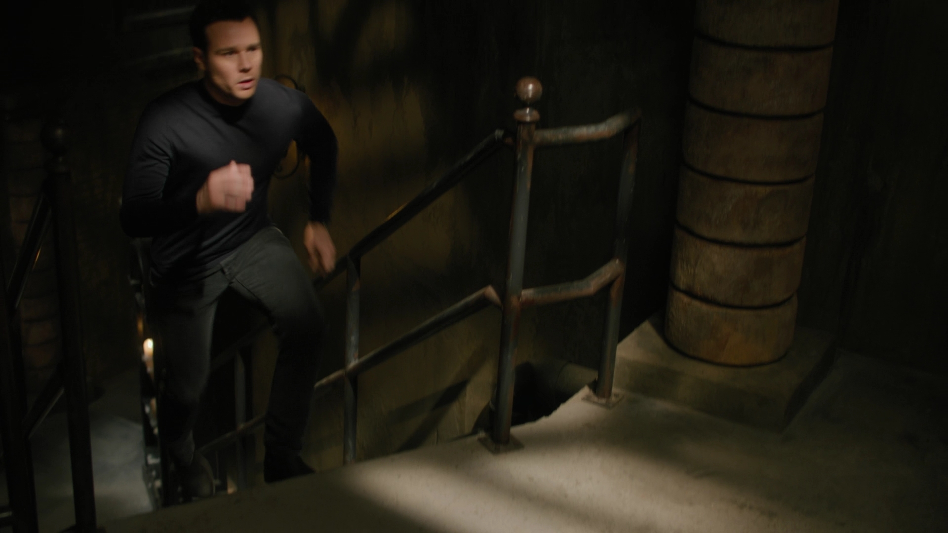 Charmed-Online-dot-nl_Charmed2x02SomeonesGoingToDie1771.jpg