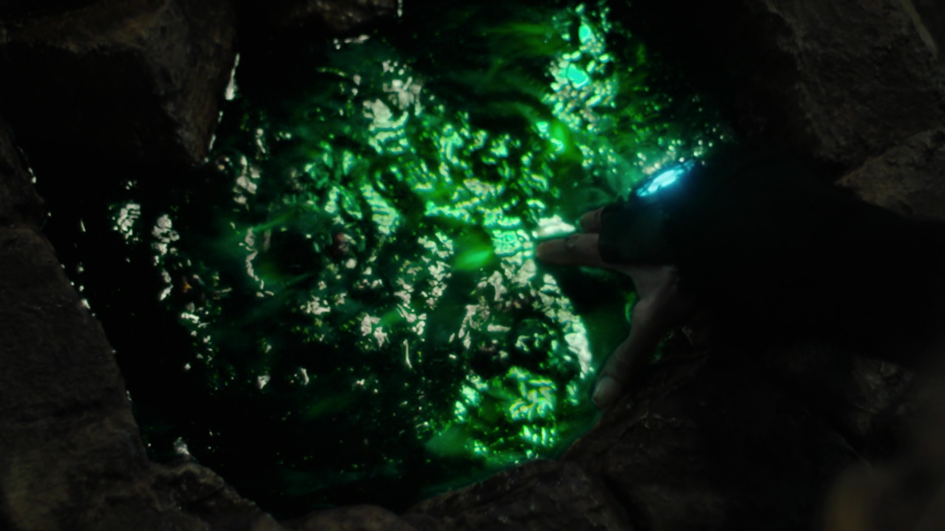 Charmed-Online-dot-nl_Charmed2x02SomeonesGoingToDie1814.jpg