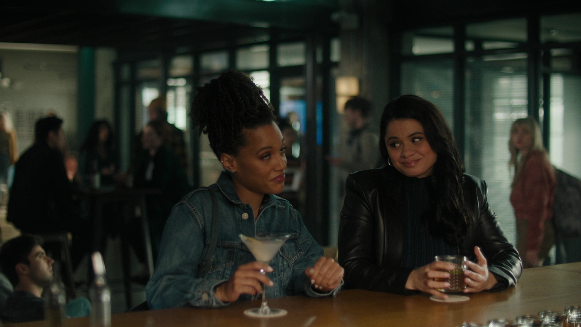 Charmed-Online-dot-nl_Charmed2x02SomeonesGoingToDie2077.jpg