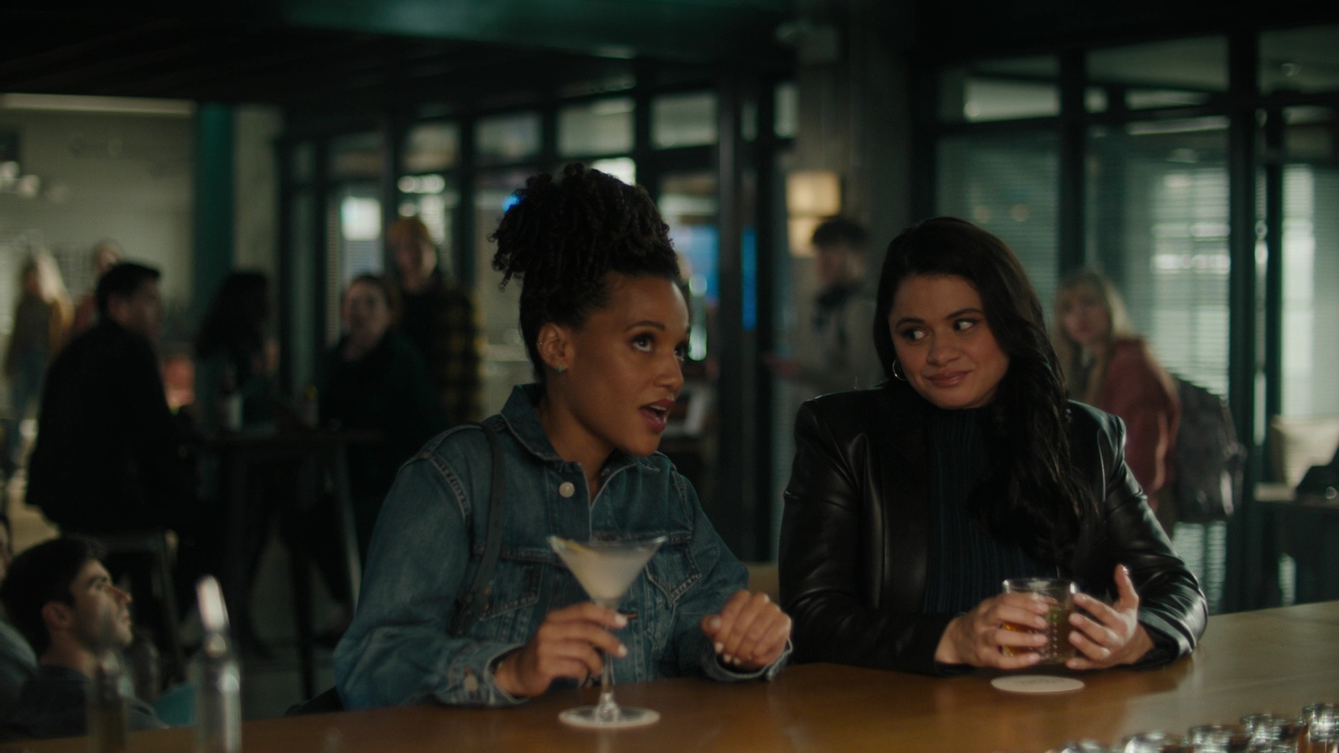 Charmed-Online-dot-nl_Charmed2x02SomeonesGoingToDie2078.jpg