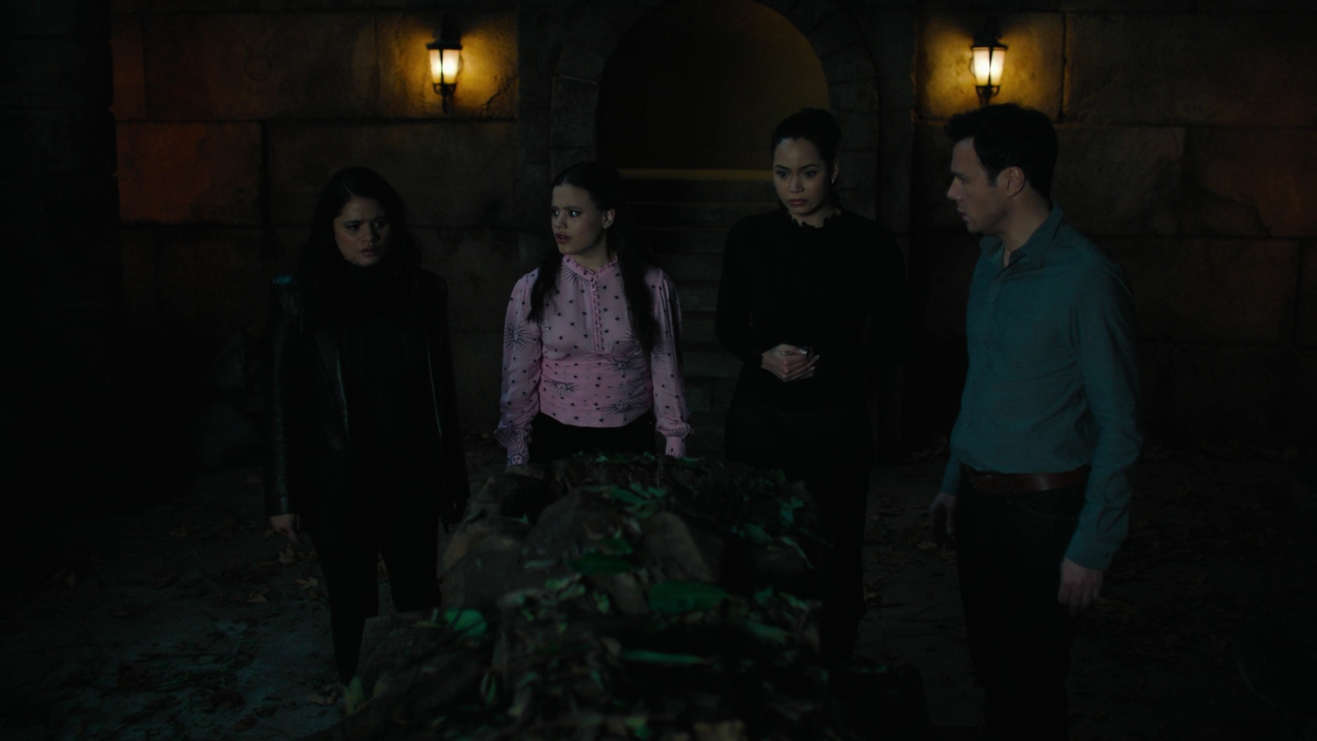 Charmed-Online-dot-nl_Charmed2x02SomeonesGoingToDie2180.jpg