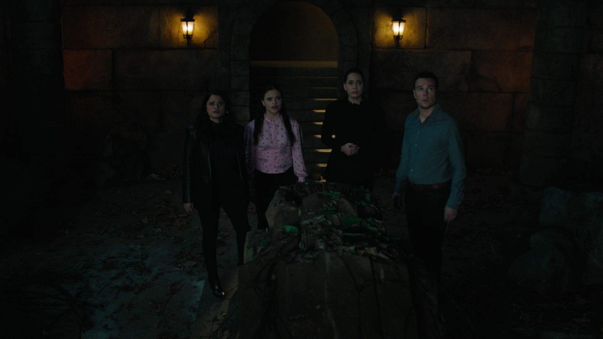 Charmed-Online-dot-nl_Charmed2x02SomeonesGoingToDie2183.jpg