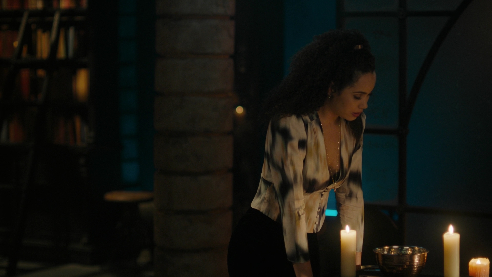 Charmed-Online-dot-nl_Charmed3x04YouCantTouchThis1204.jpg