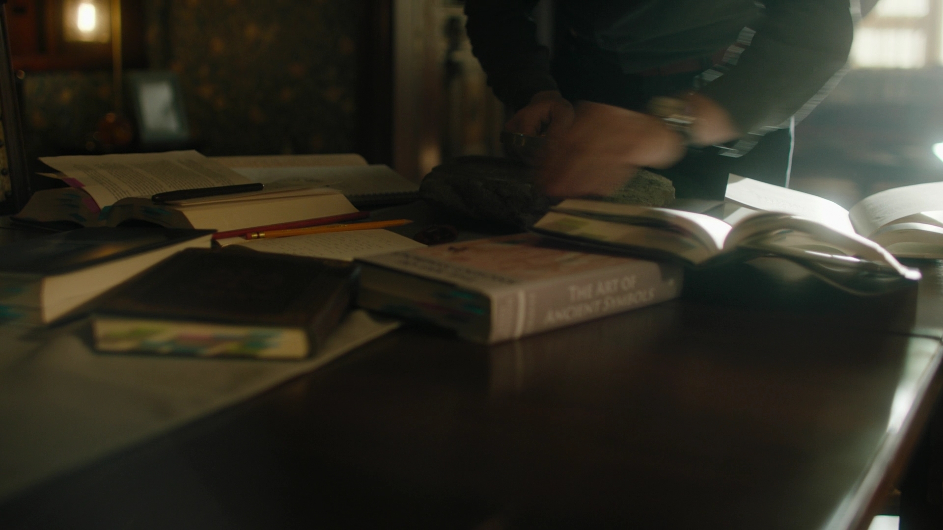 Charmed-Online-dot-nl_Charmed3x04YouCantTouchThis1336.jpg