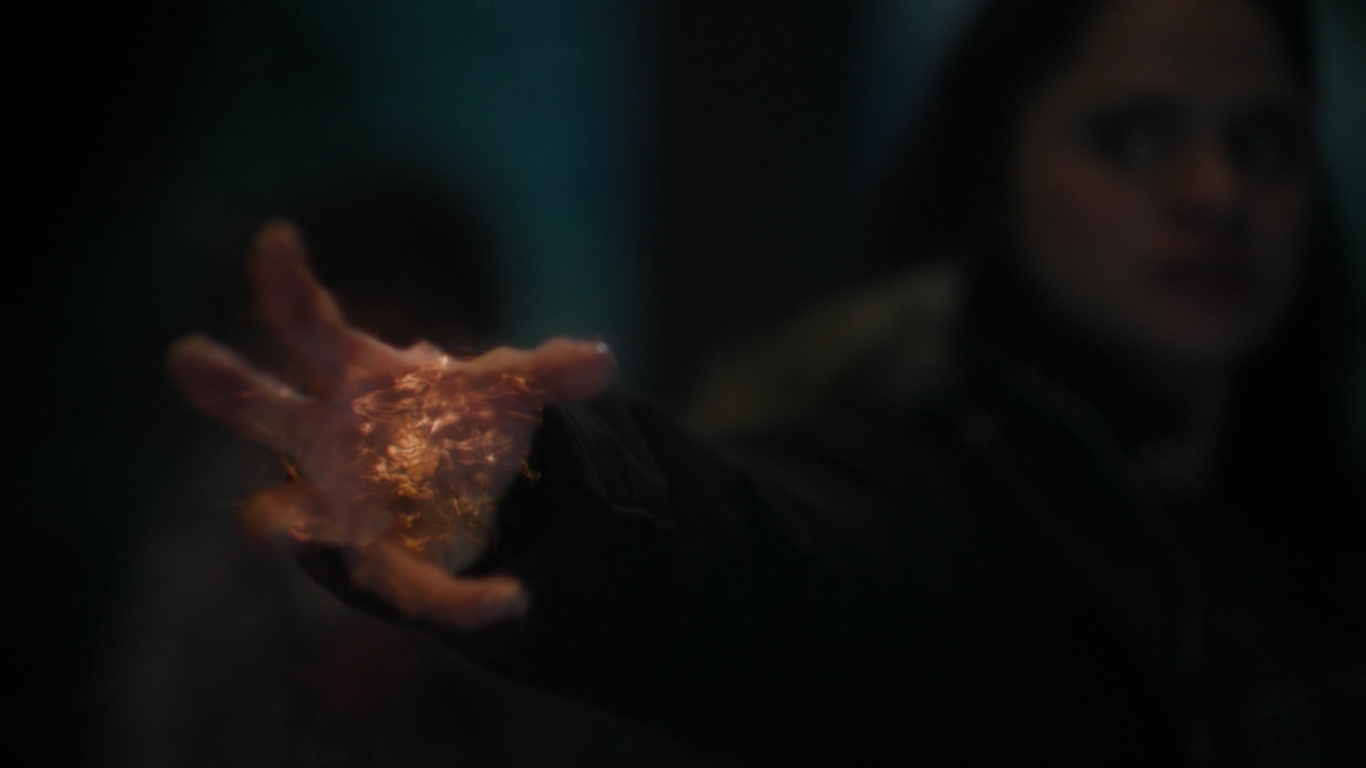 Charmed-Online-dot-nl_Charmed3x04YouCantTouchThis2001.jpg Charmed-Online-dot-nl_Charmed3x04YouCantTouchThis2001.jpg