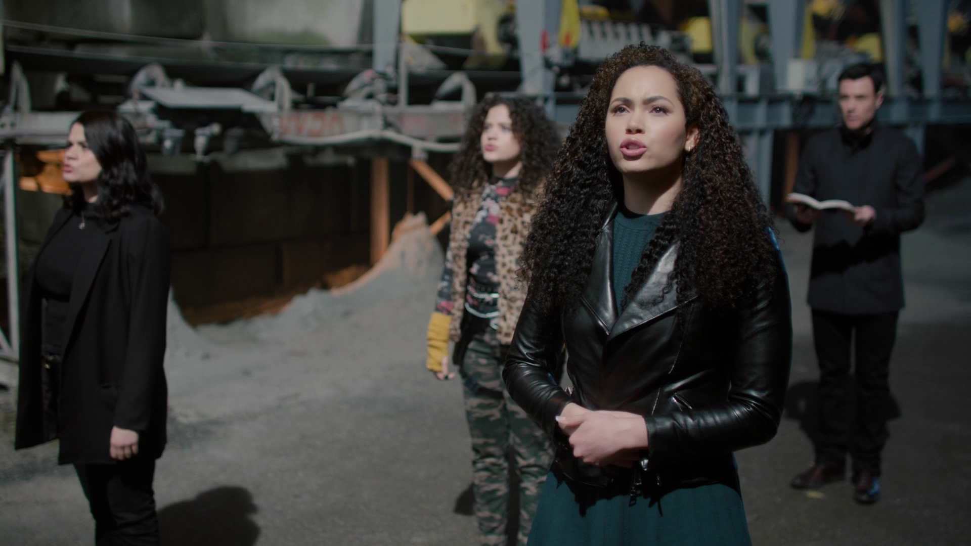 Charmed-Online-dot-nl_Charmed3x07WitchWayOut2106.jpg