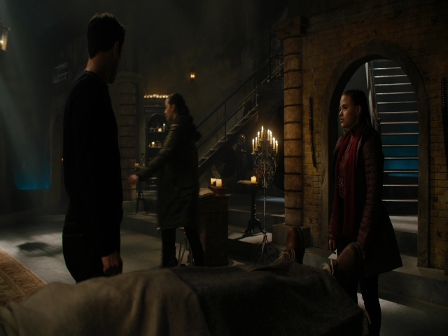 Charmed-Online-dot-nl_Charmed3x08OTheTangledWeb0628.jpg