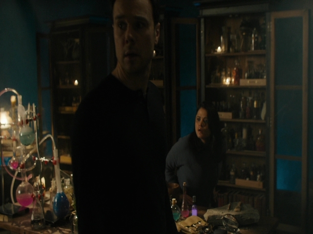 Charmed-Online-dot-nl_Charmed3x08OTheTangledWeb1028.jpg