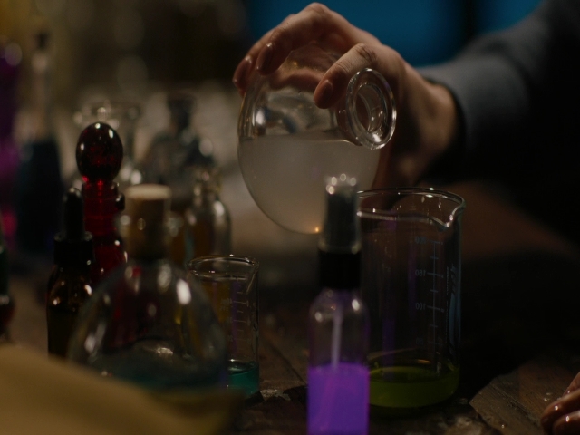 Charmed-Online-dot-nl_Charmed3x08OTheTangledWeb1215.jpg