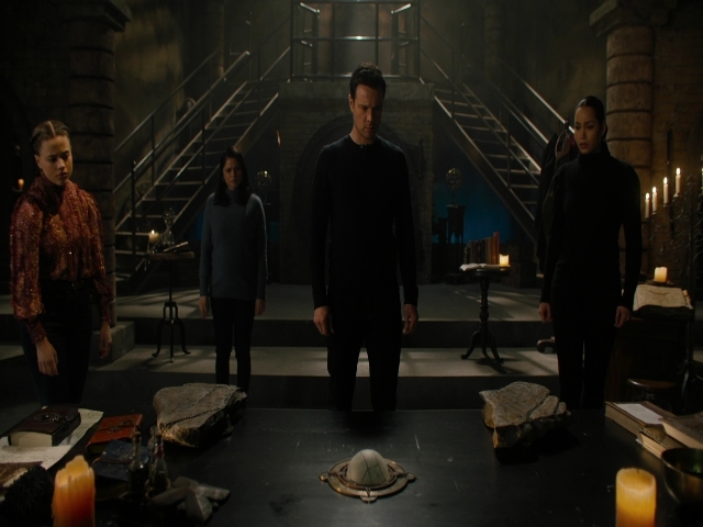 Charmed-Online-dot-nl_Charmed3x08OTheTangledWeb2411.jpg