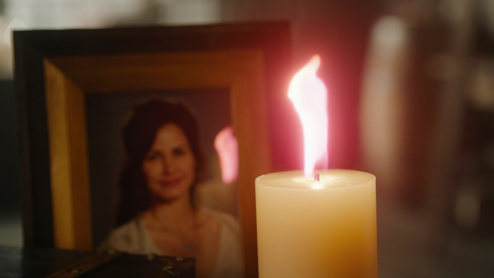 Charmed-Online-dot-nl_Charmed3x12SpectralHealing0638.jpg