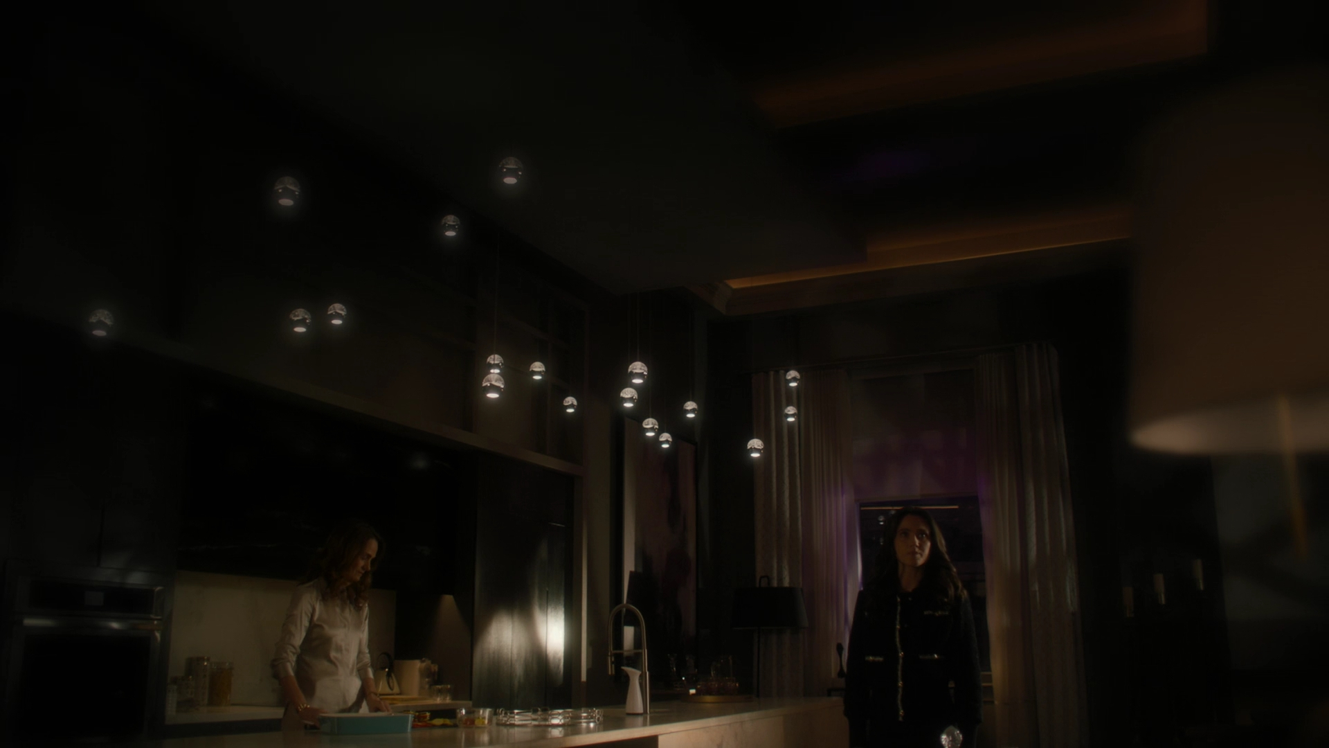 Charmed-Online-dot-nl_Charmed3x12SpectralHealing1028.jpg