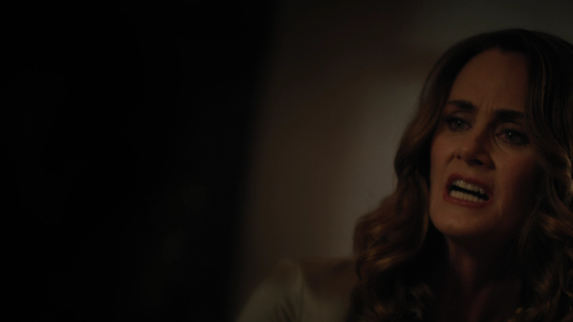 Charmed-Online-dot-nl_Charmed3x12SpectralHealing1363.jpg