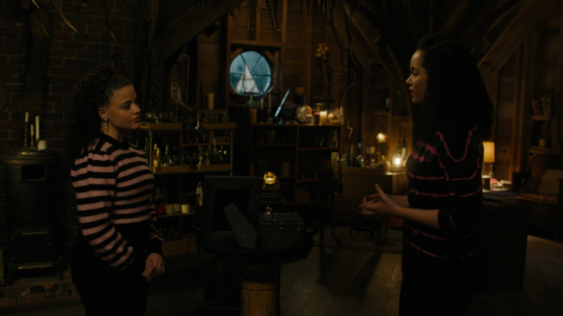 Charmed-Online-dot-nl_Charmed3x12SpectralHealing1845.jpg