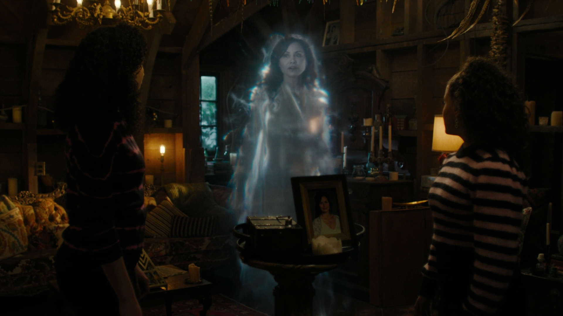 Charmed-Online-dot-nl_Charmed3x12SpectralHealing1937.jpg