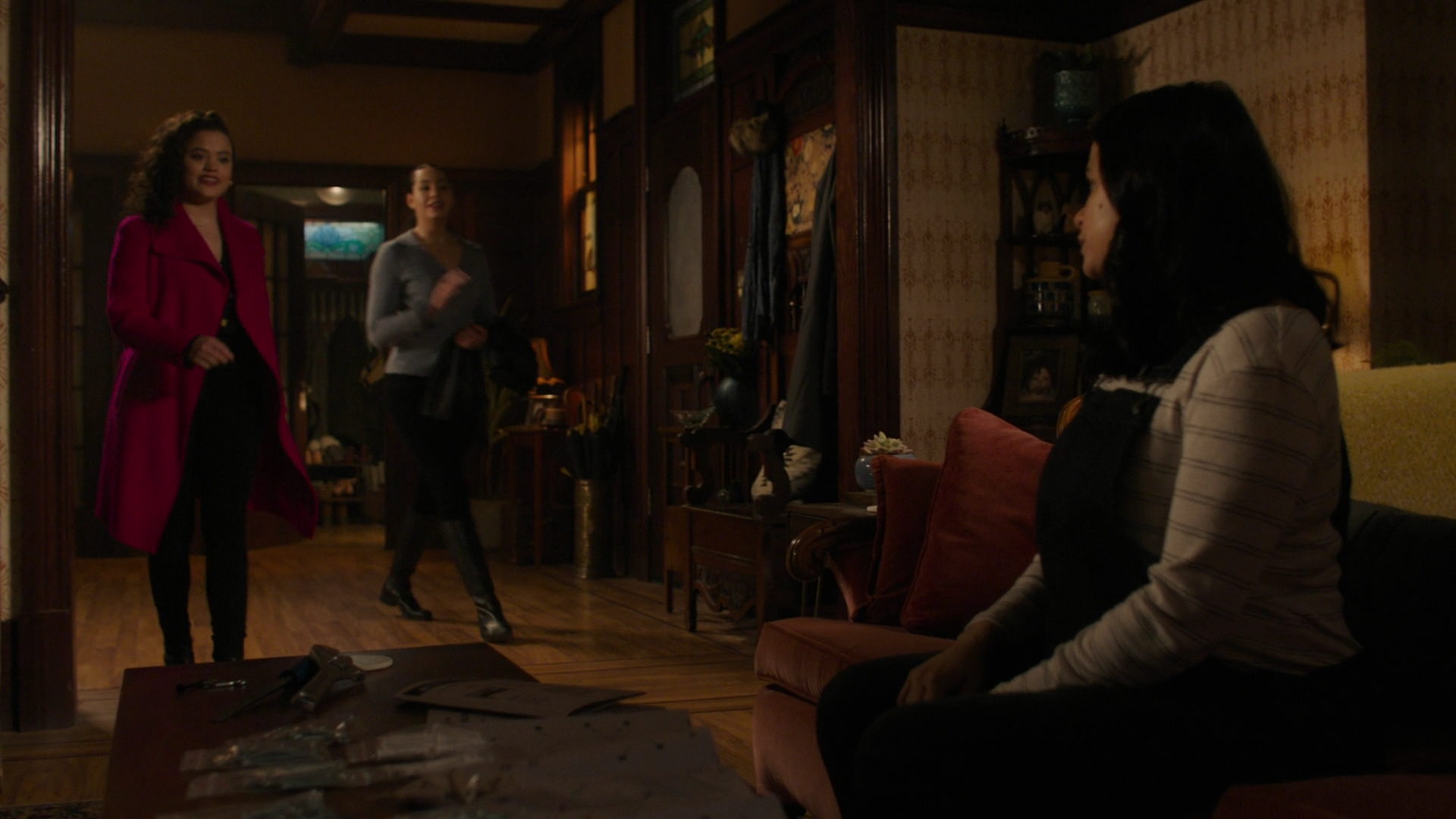 Charmed-Online-dot-nl_Charmed3x16WhattoExpectWhenYoureExpectingtheApocalypse0059.jpg