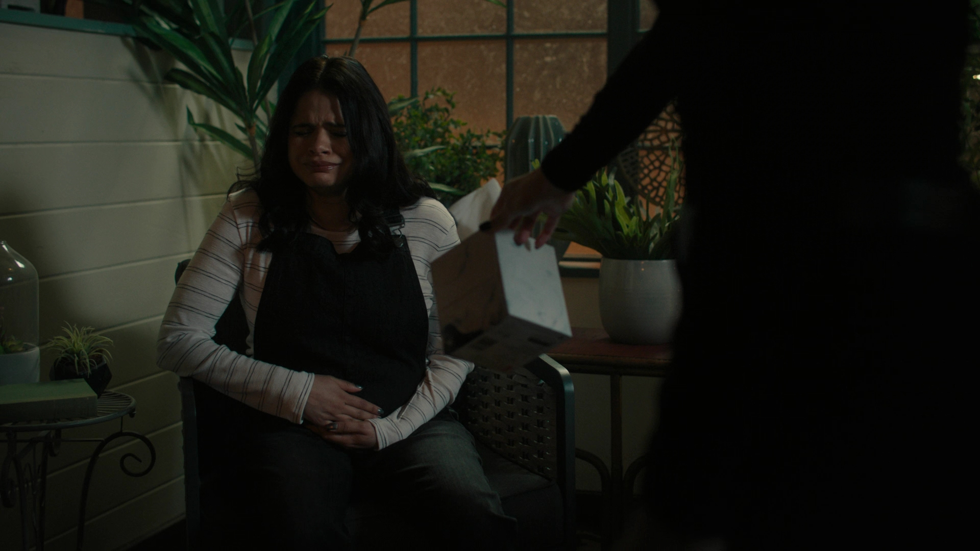 Charmed-Online-dot-nl_Charmed3x16WhattoExpectWhenYoureExpectingtheApocalypse1517.jpg