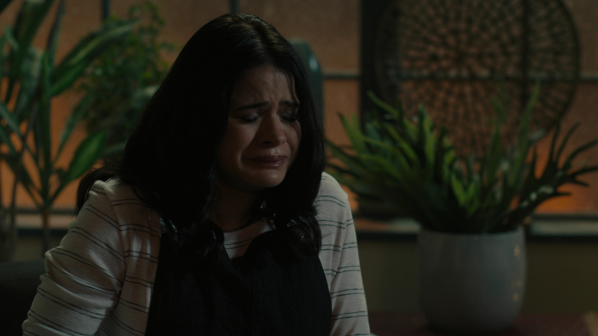 Charmed-Online-dot-nl_Charmed3x16WhattoExpectWhenYoureExpectingtheApocalypse1537.jpg