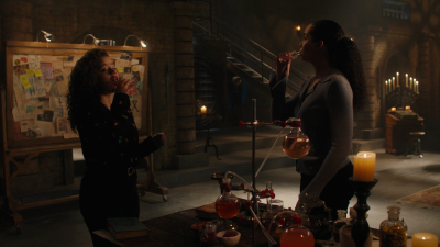 Charmed-Online-dot-nl_Charmed3x16WhattoExpectWhenYoureExpectingtheApocalypse0427.jpg