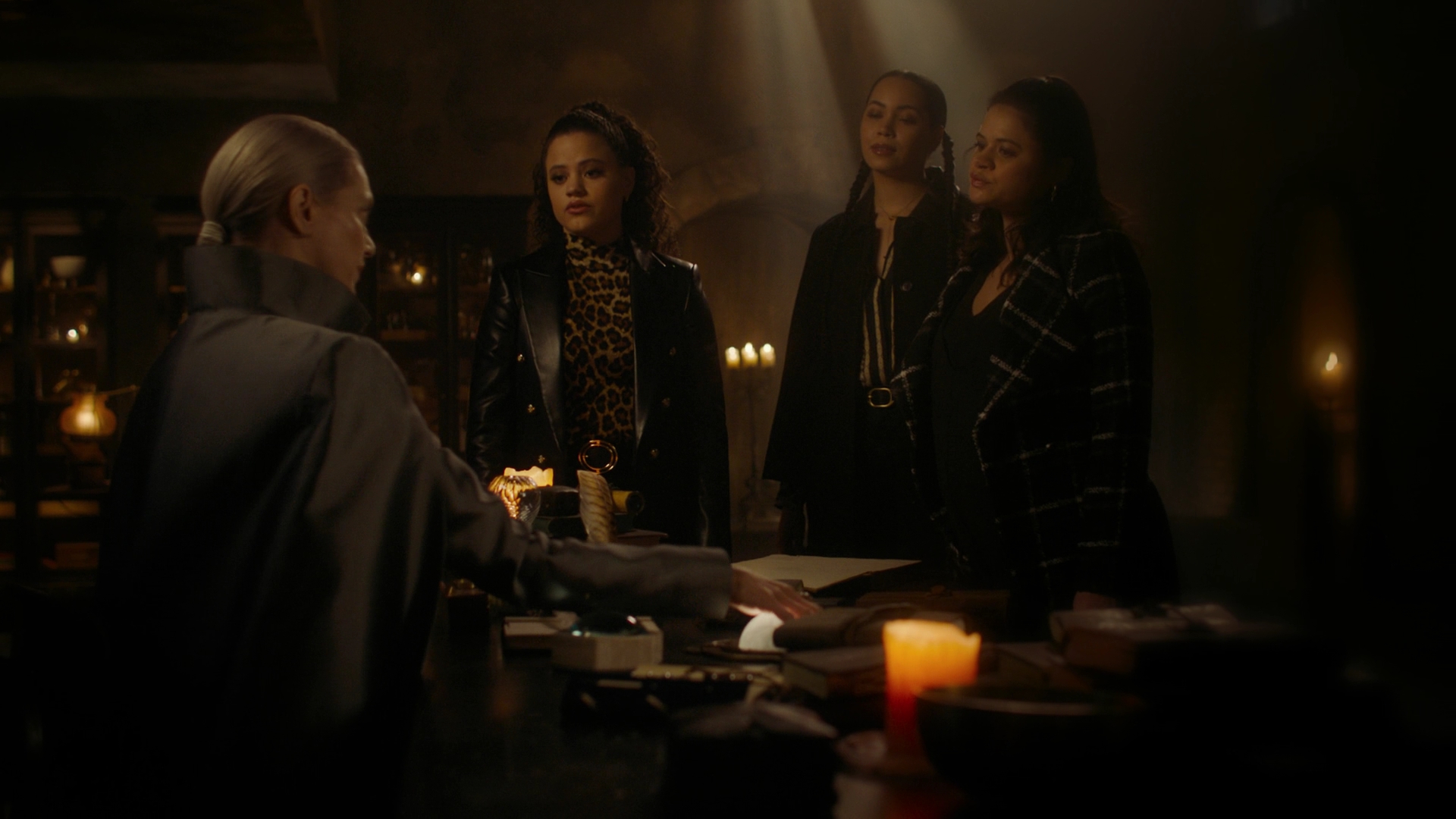 Charmed-Online-dot-nl_Charmed3x17TheCalmBeforeTheStorm0070.jpg