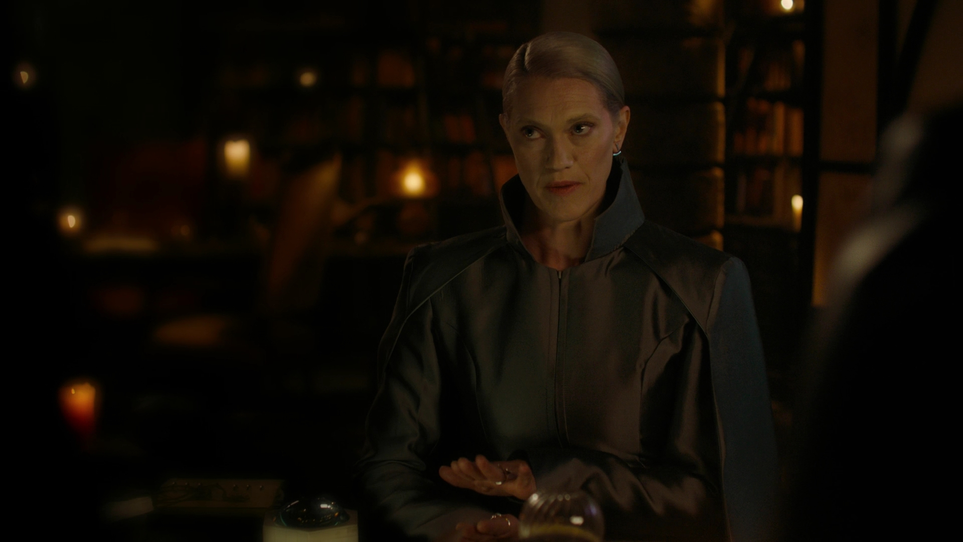 Charmed-Online-dot-nl_Charmed3x17TheCalmBeforeTheStorm0101.jpg