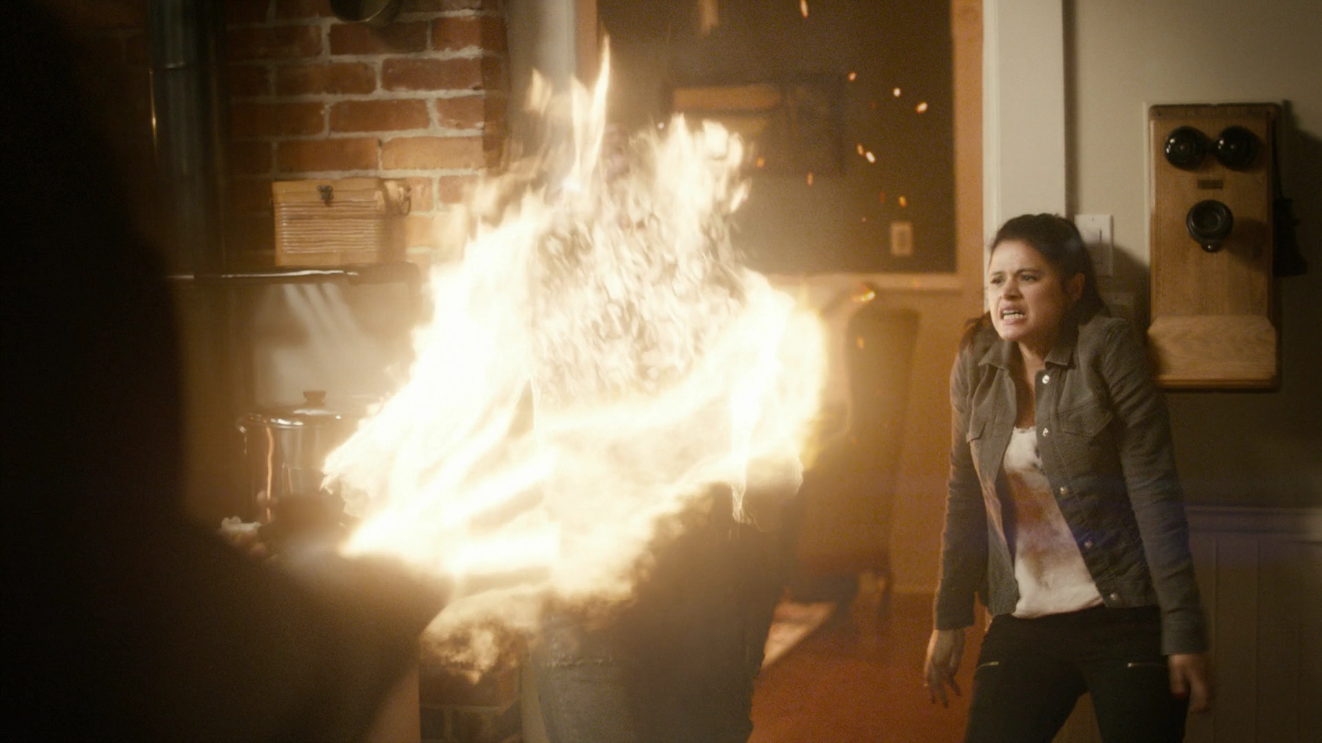 Charmed-Online-dot-nl_Charmed3x17TheCalmBeforeTheStorm0134.jpg