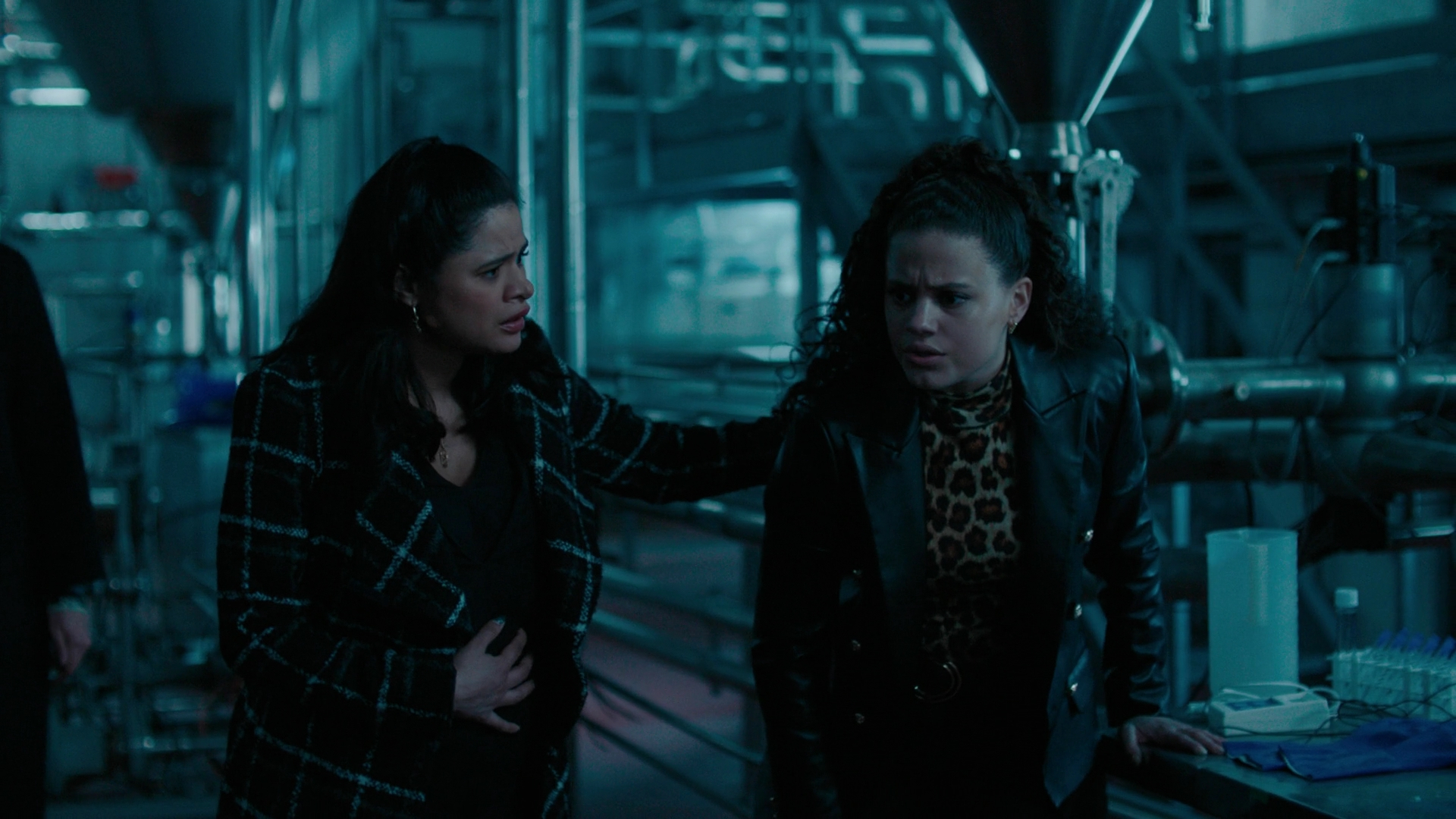 Charmed-Online-dot-nl_Charmed3x17TheCalmBeforeTheStorm1639.jpg