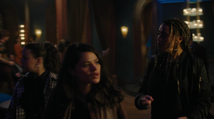 Charmed-Online-dot-nl_Charmed4x01NotThatGirl1781.jpg