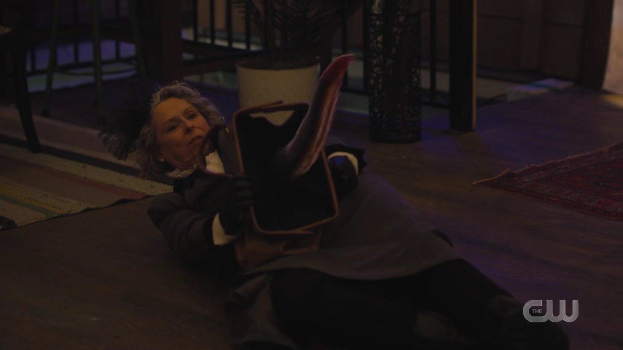 charmed-online-dot-nl_charmed4x02YouCantGoHomeAgain1647.jpg