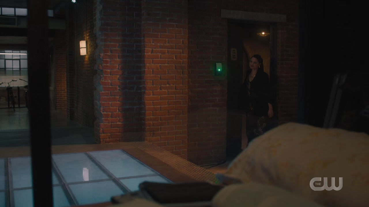 charmed-online-dot-nl_Charmed4x05TheSisterhoodoftheTravelingSandwich0221.jpg