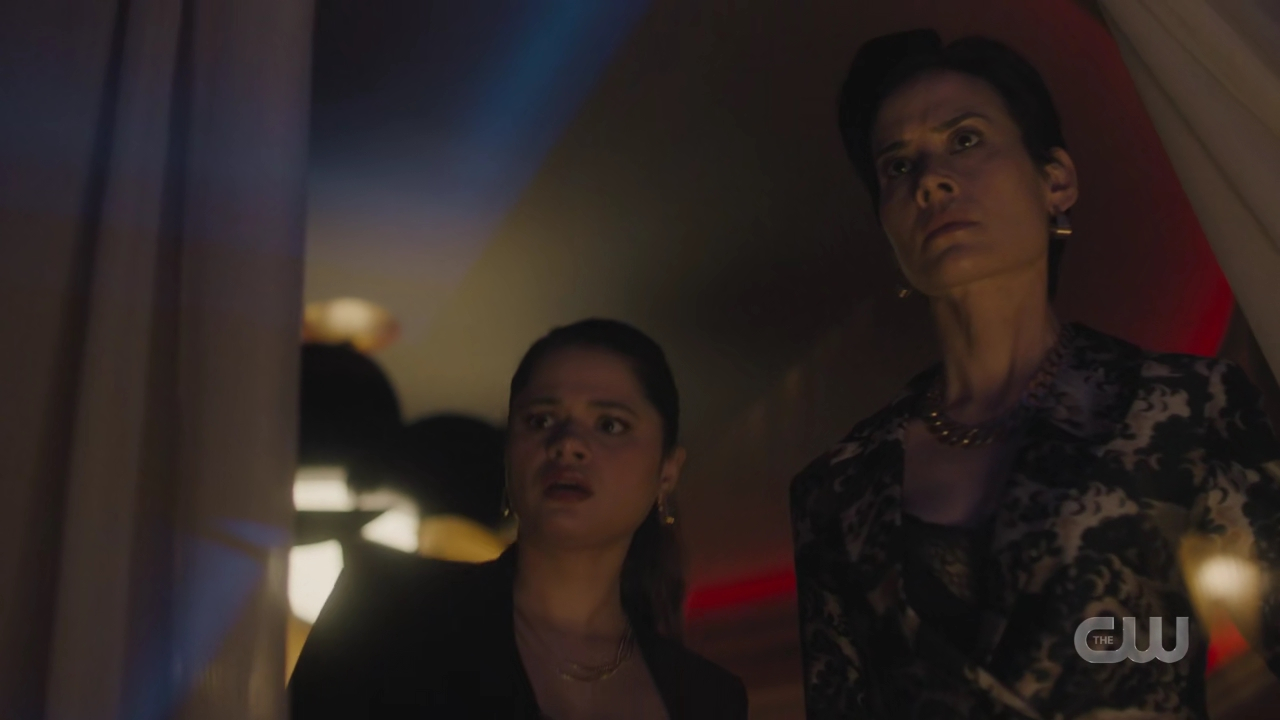 charmed-online-dot-nl_Charmed4x05TheSisterhoodoftheTravelingSandwich0593.jpg charmed-online-dot-nl_Charmed4x05TheSisterhoodoftheTravelingSandwich0593.jpg