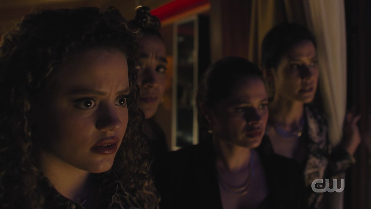 charmed-online-dot-nl_Charmed4x05TheSisterhoodoftheTravelingSandwich0630.jpg