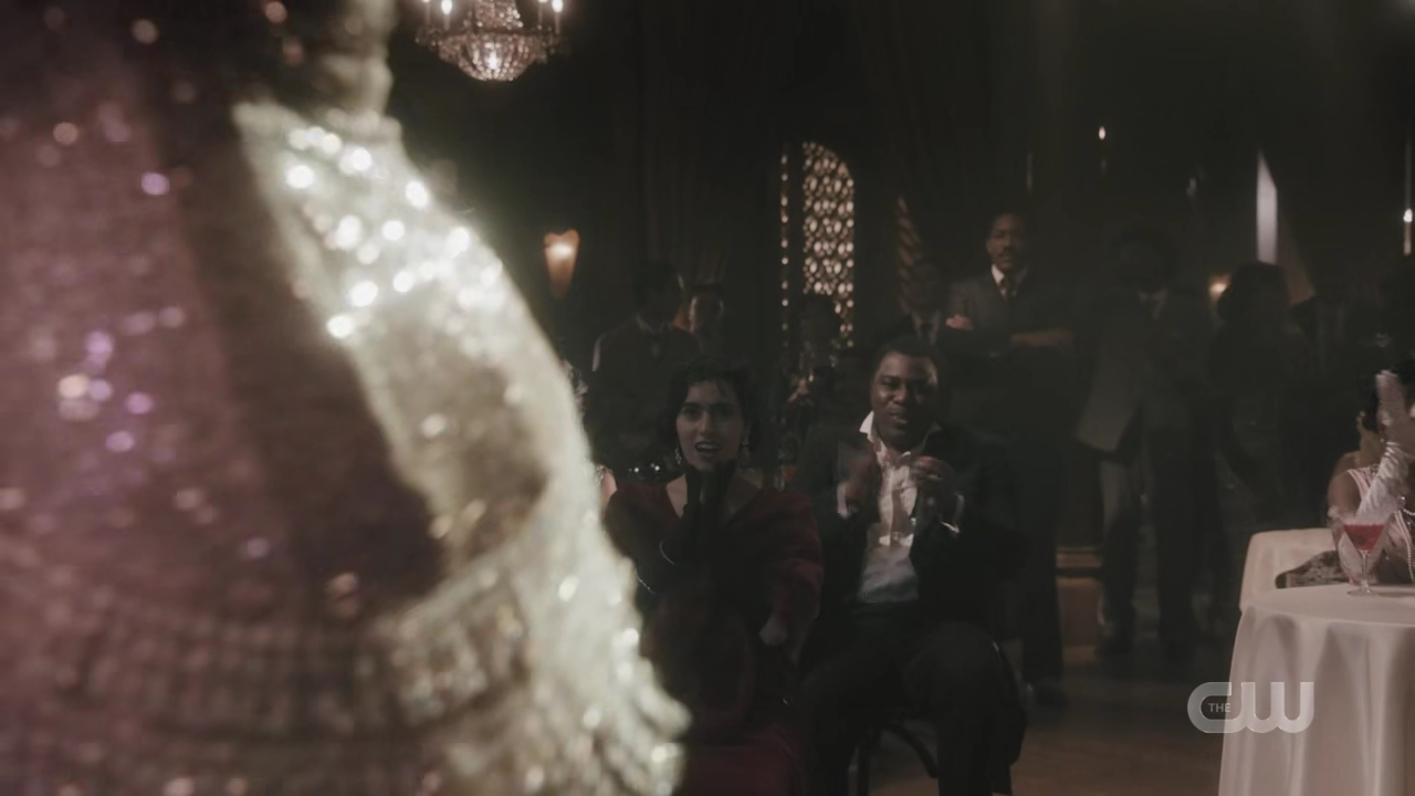 charmed-online-dot-nl_Charmed4x05TheSisterhoodoftheTravelingSandwich0815.jpg