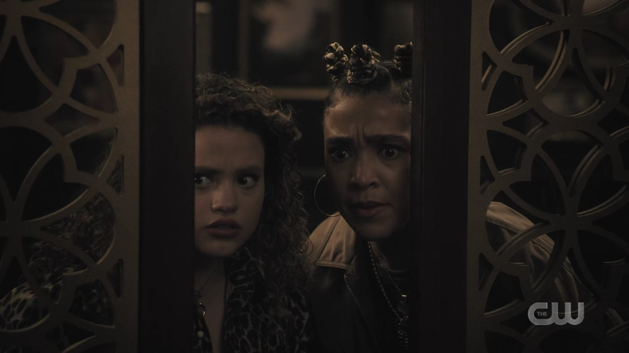 charmed-online-dot-nl_Charmed4x05TheSisterhoodoftheTravelingSandwich0842.jpg
