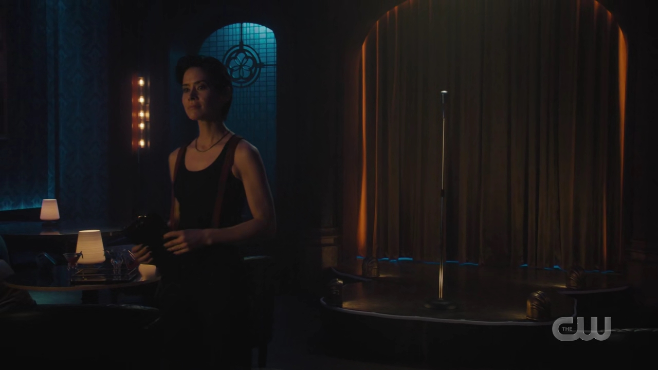 charmed-online-dot-nl_Charmed4x05TheSisterhoodoftheTravelingSandwich2260.jpg