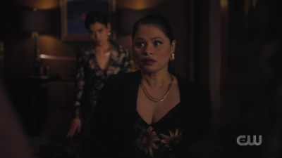 charmed-online-dot-nl_Charmed4x05TheSisterhoodoftheTravelingSandwich0719.jpg