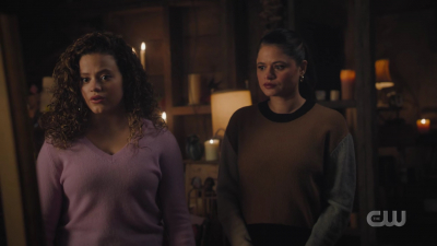 charmed-online-dot-nl_Charmed4x05TheSisterhoodoftheTravelingSandwich2284.jpg