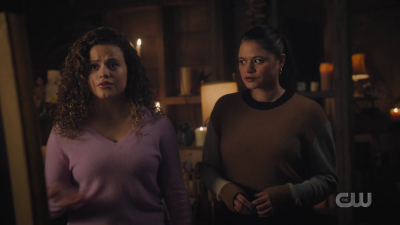 charmed-online-dot-nl_Charmed4x05TheSisterhoodoftheTravelingSandwich2286.jpg