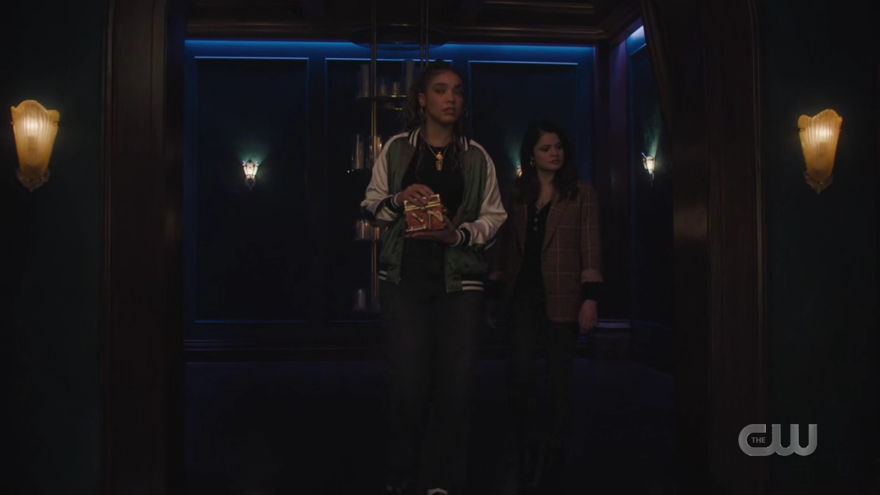 charmed-online-dot-nl_Charmed4x06TheTallymanCometh0720.jpg