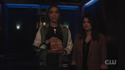 charmed-online-dot-nl_Charmed4x06TheTallymanCometh0730.jpg