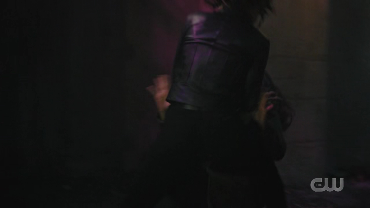 charmed-online-dot-nl_Charmed4x07CatsandCamelsandElephantsohmy1942.jpg
