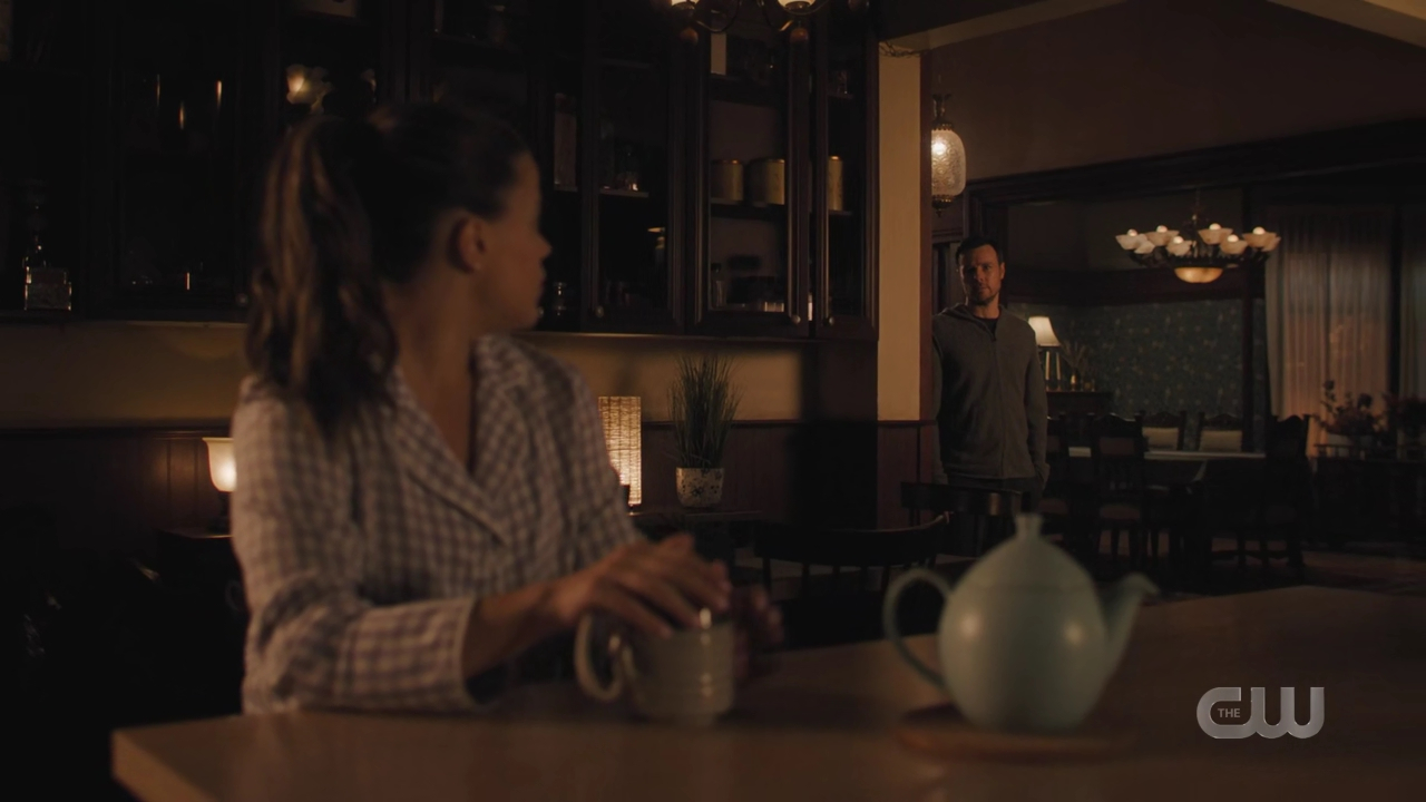charmed-online-dot-nl_Charmed4x07CatsandCamelsandElephantsohmy2014.jpg