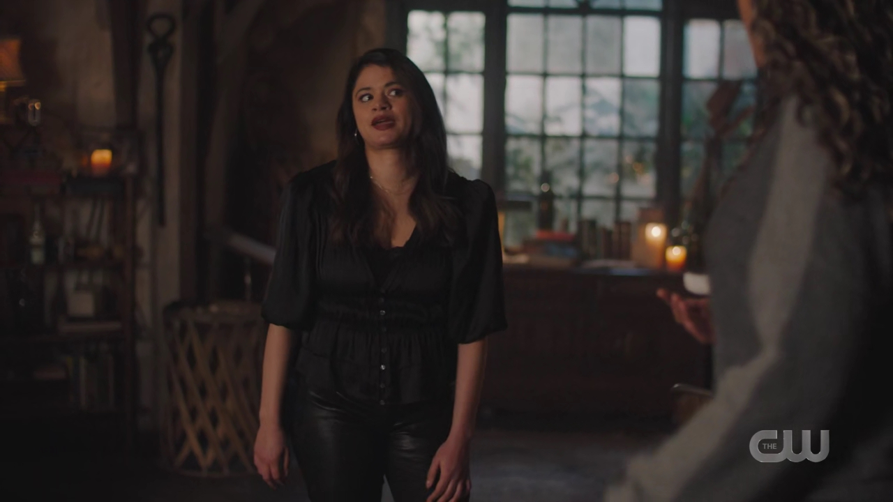 charmed-online-dot-nl_Charmed4x08Unveiled0295.jpg