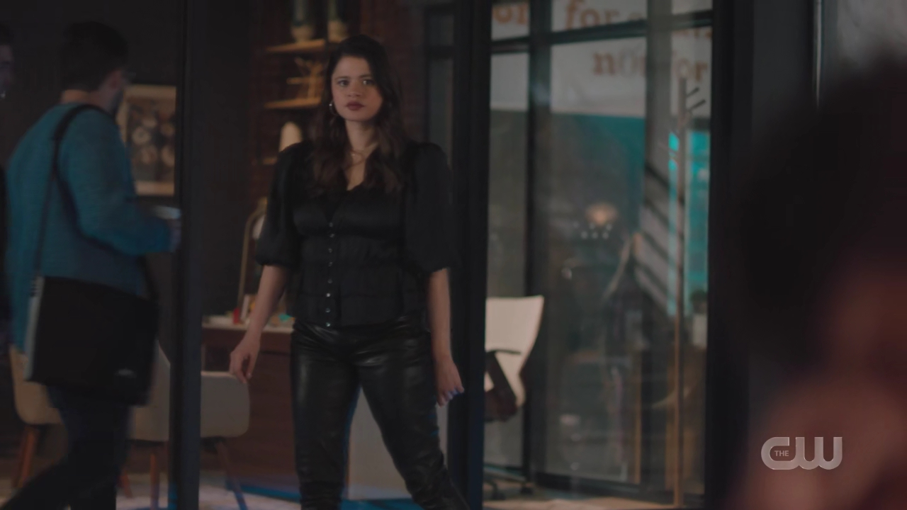 charmed-online-dot-nl_Charmed4x08Unveiled0384.jpg