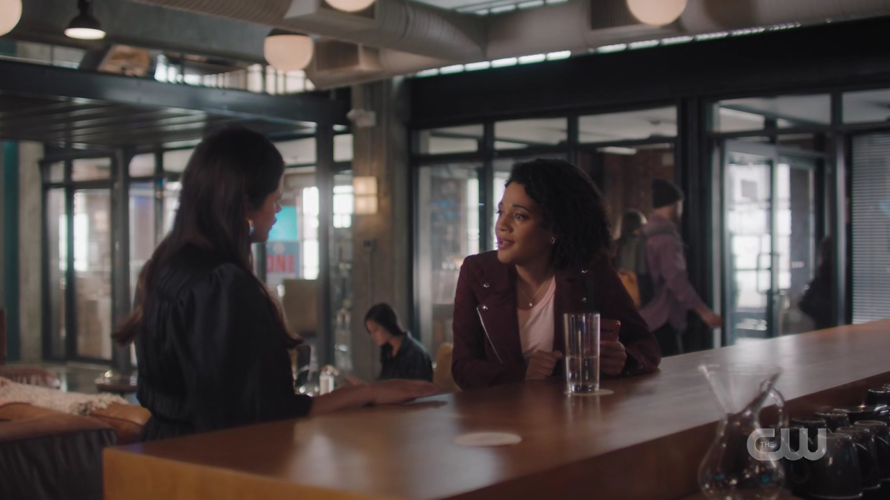 charmed-online-dot-nl_Charmed4x08Unveiled0391.jpg